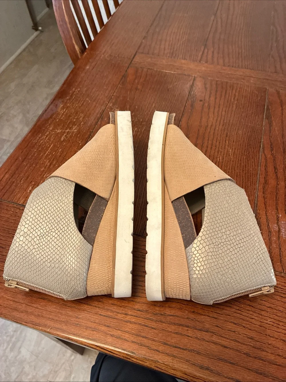 Diba True Gang Way Wedge Sandals Women’s 7M Criss Cross Strap Heel Zip